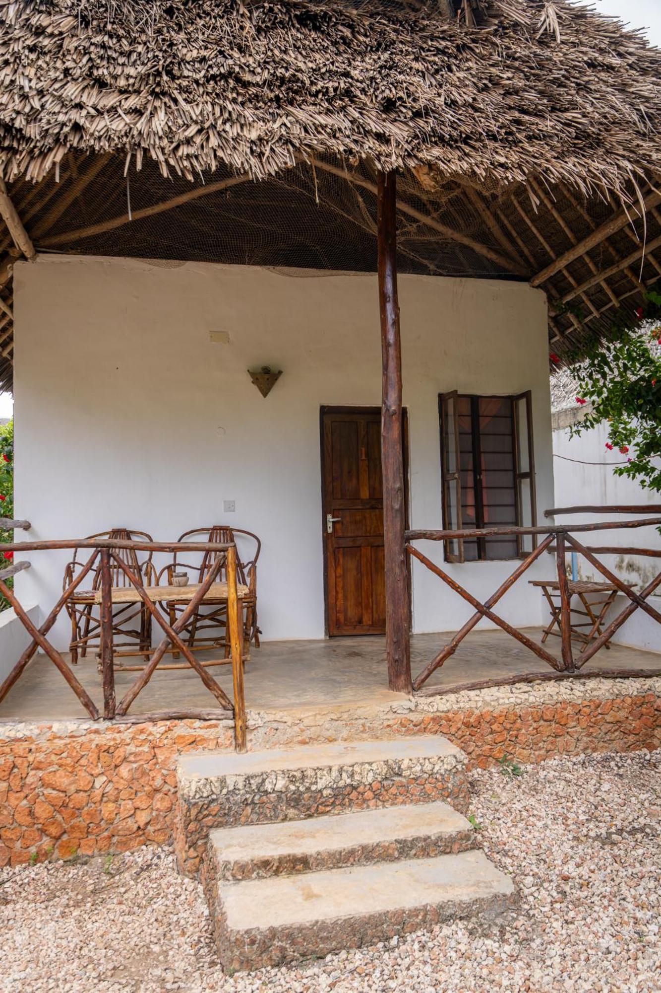 Mawimbi Bungalows Nungwi Exterior foto